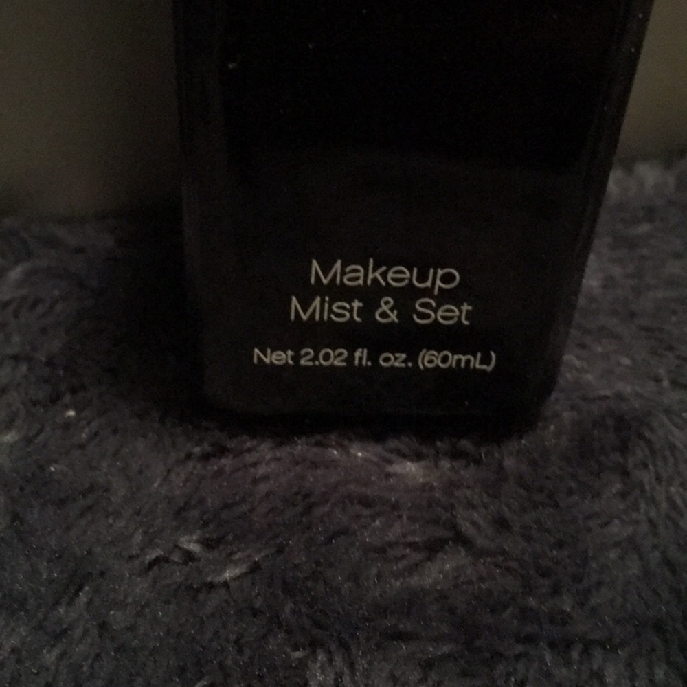 Elf Setting Spray - Picture 3 of 3